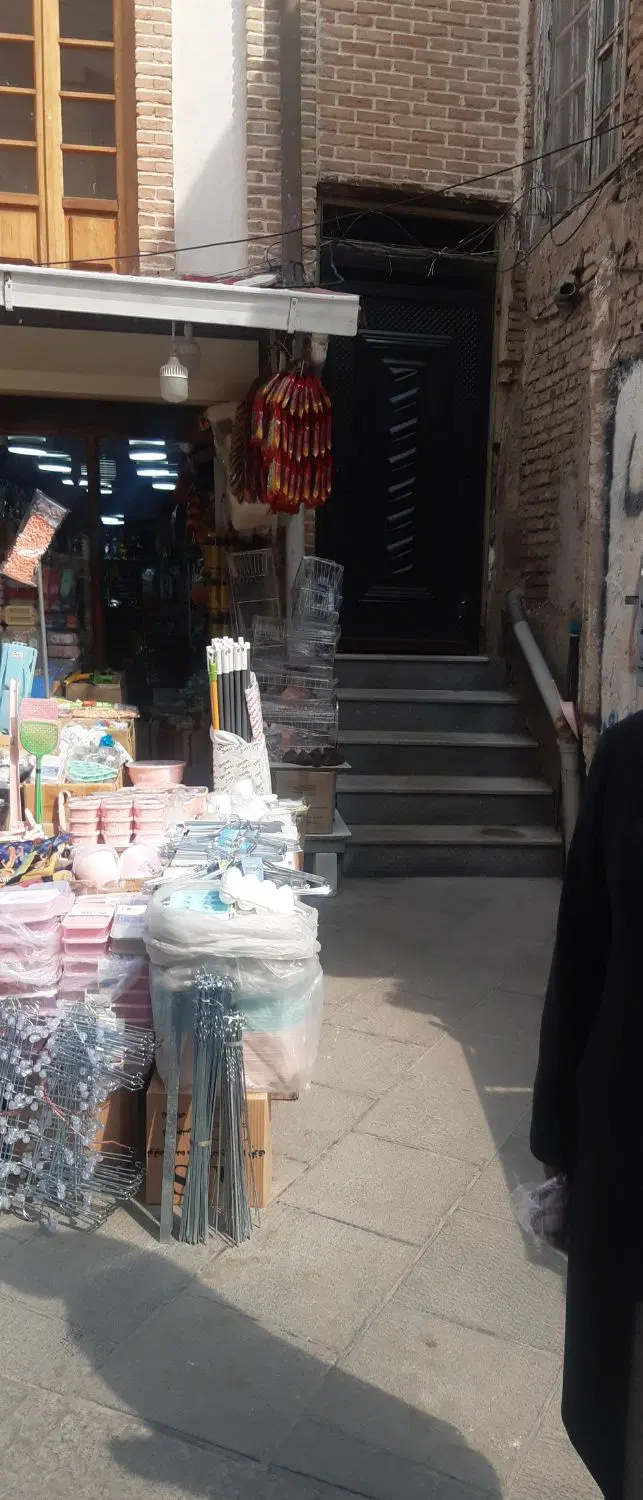 یکباب مغازه واقع در بازار دبخانه