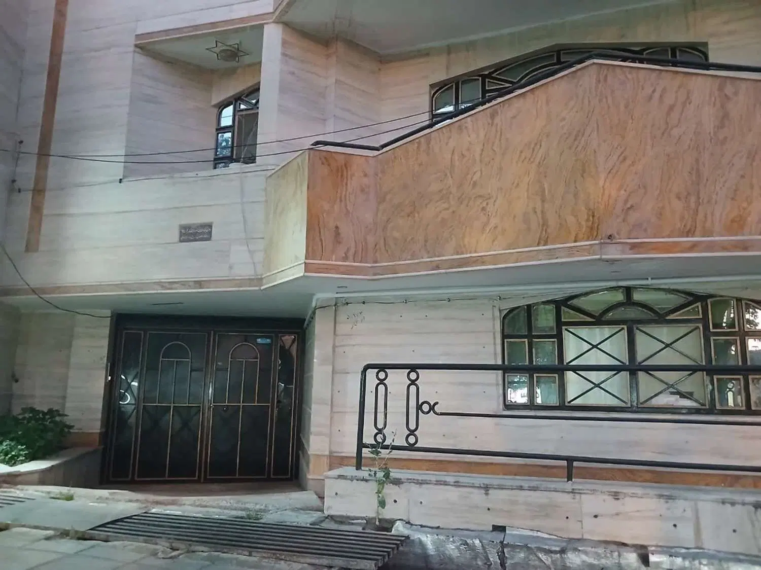 منزل فروشی حاشیه طالقانی