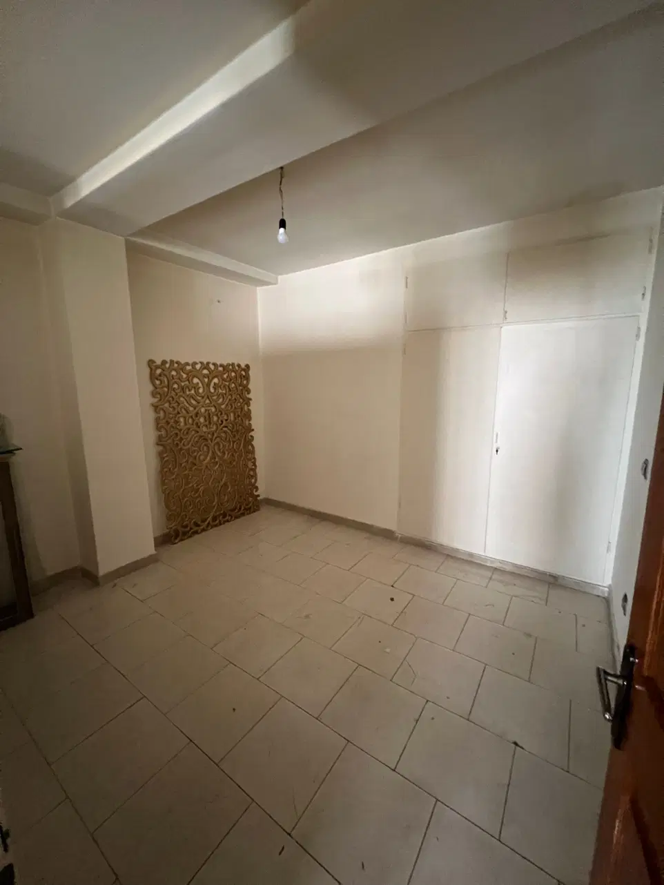 آپارتمان ۶۷ متری دو خوابه نما تراورتن خوش نقشه