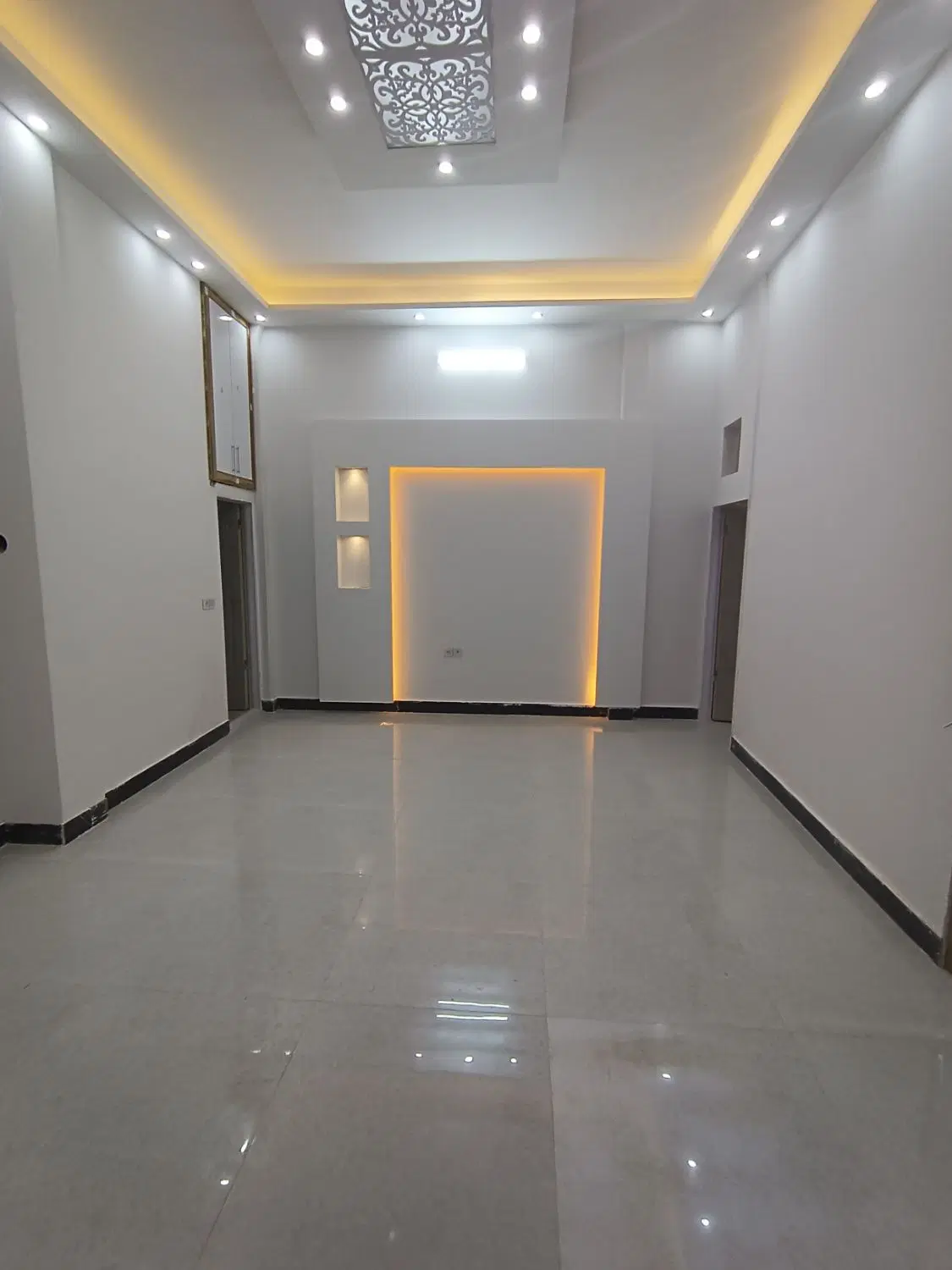 آپارتمان همکف با موقعیت مکانی عالی