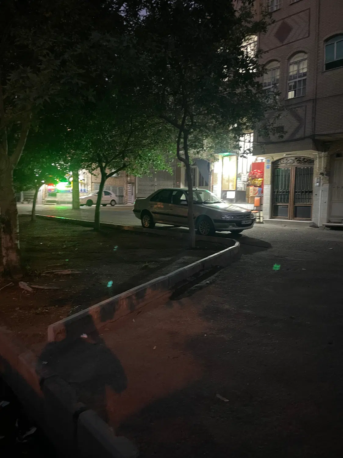 مغازه بهرخیابان اصلی حدود۴۰متر