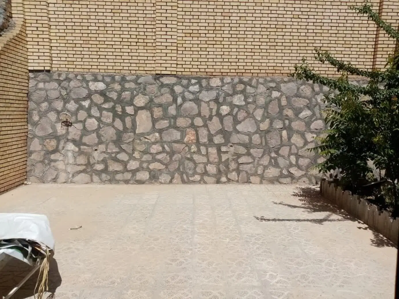 زمین فروشی قدمگاه با کاربری مسکونی