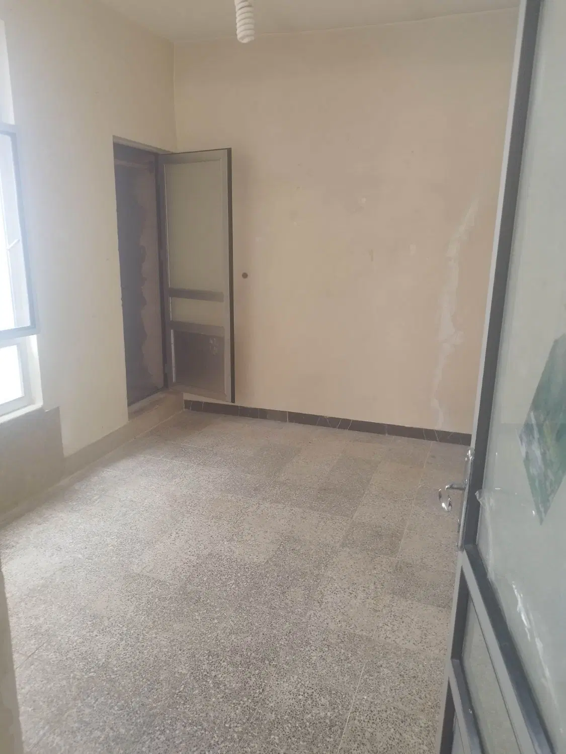 مهدیه بلوار رهبرکوچه 26پلاک 6