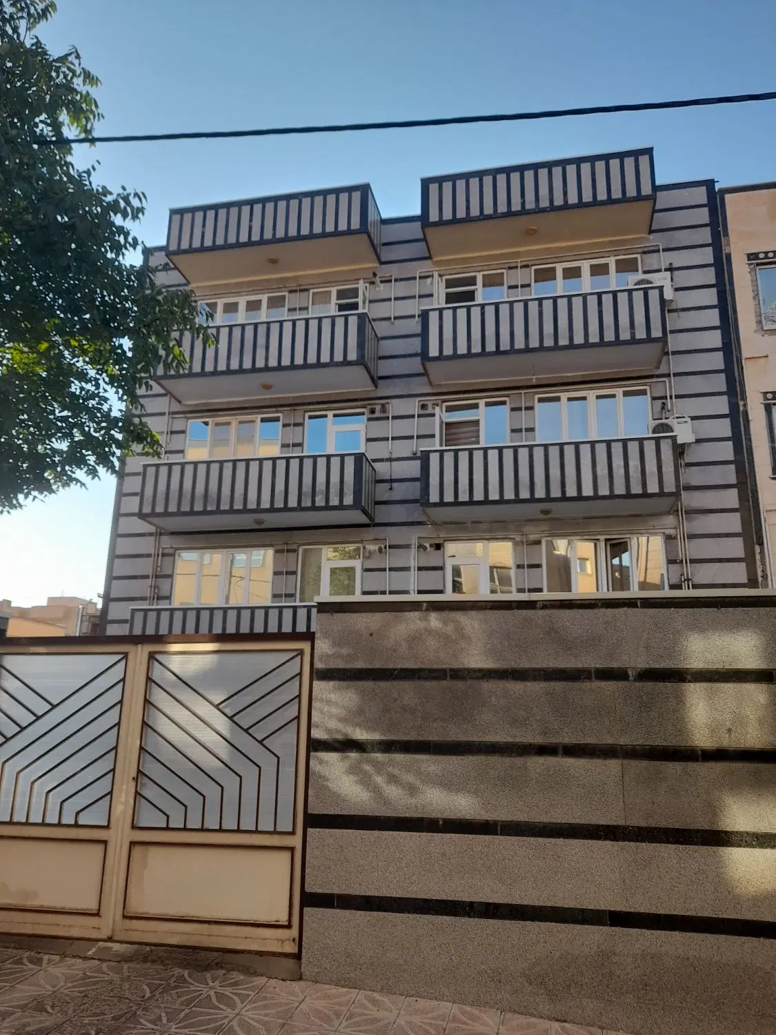 آپارتمان در مجلسی 1
