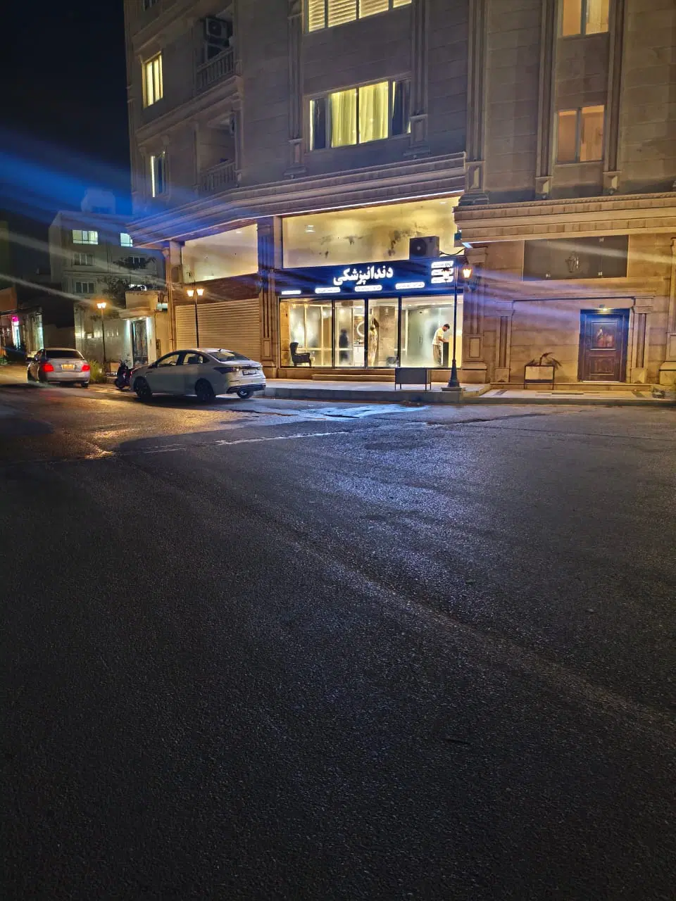 مغازه تجاری با موقعیت بسیار عالی