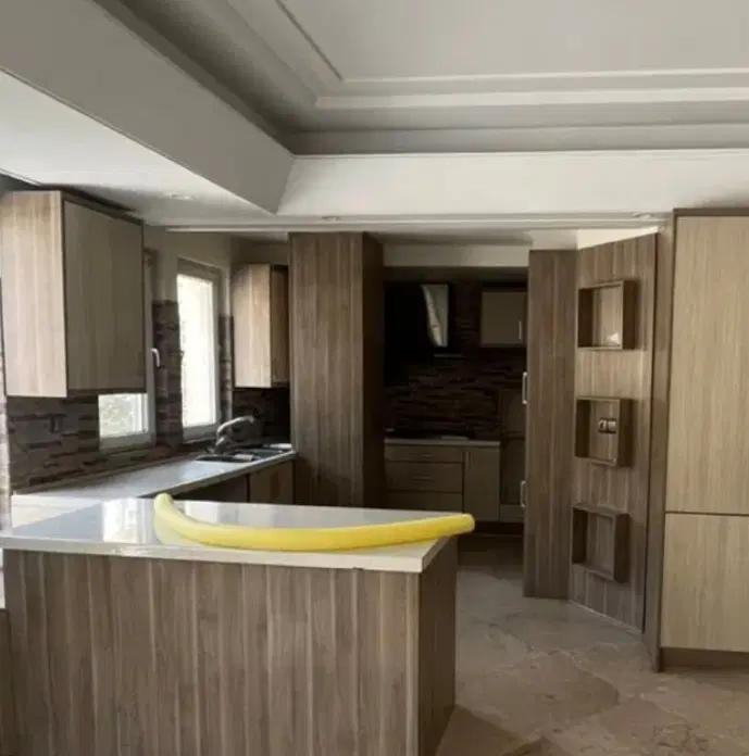شمال شرق مرزداران_۹۳متر_فول امکانات_غرق نور_تخلیه