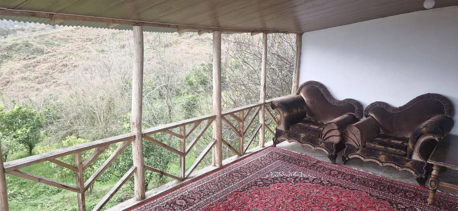 فروش  ملک  کلنگی  با  ۱۳۰۰  متر باغ