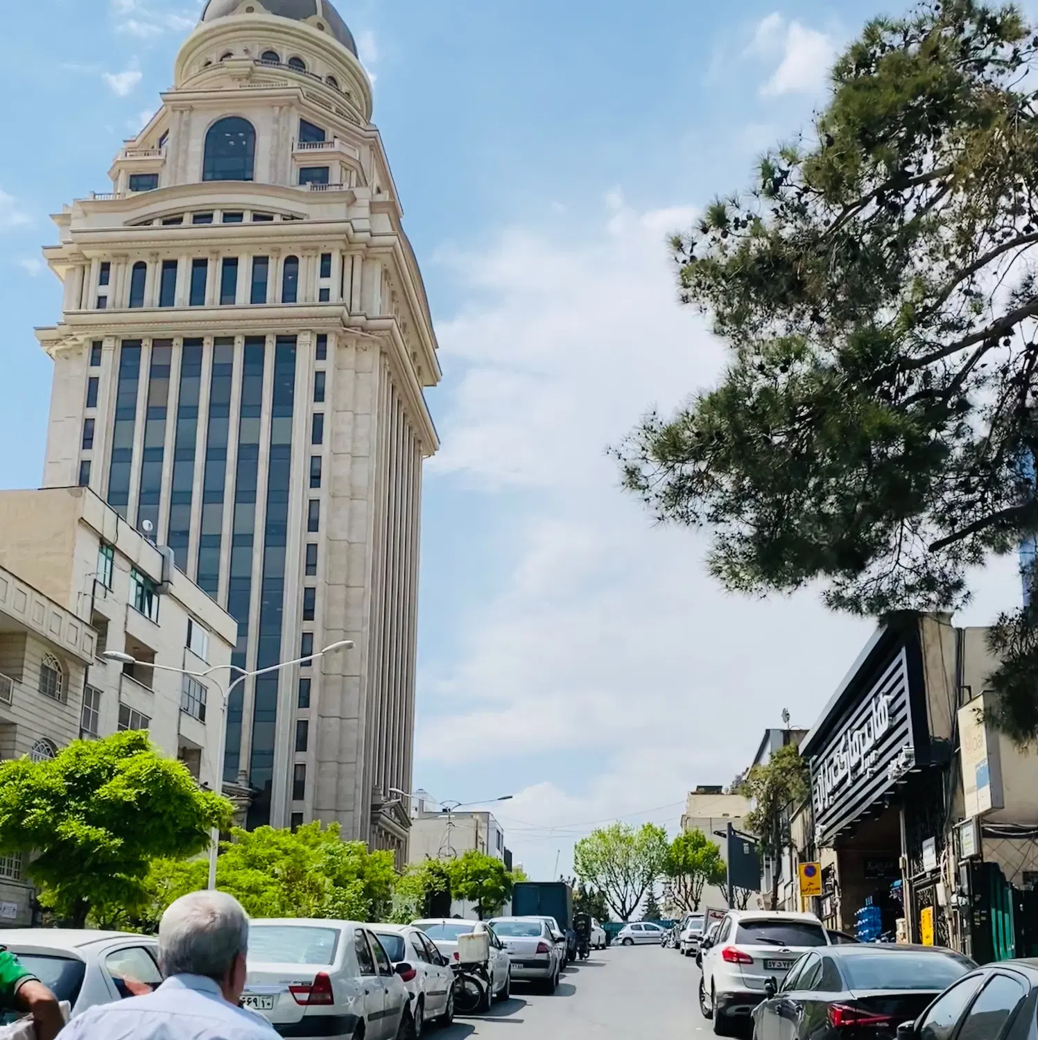 فروش ۶۸ متر ۲ خواب فول سند اداری ( جردن )