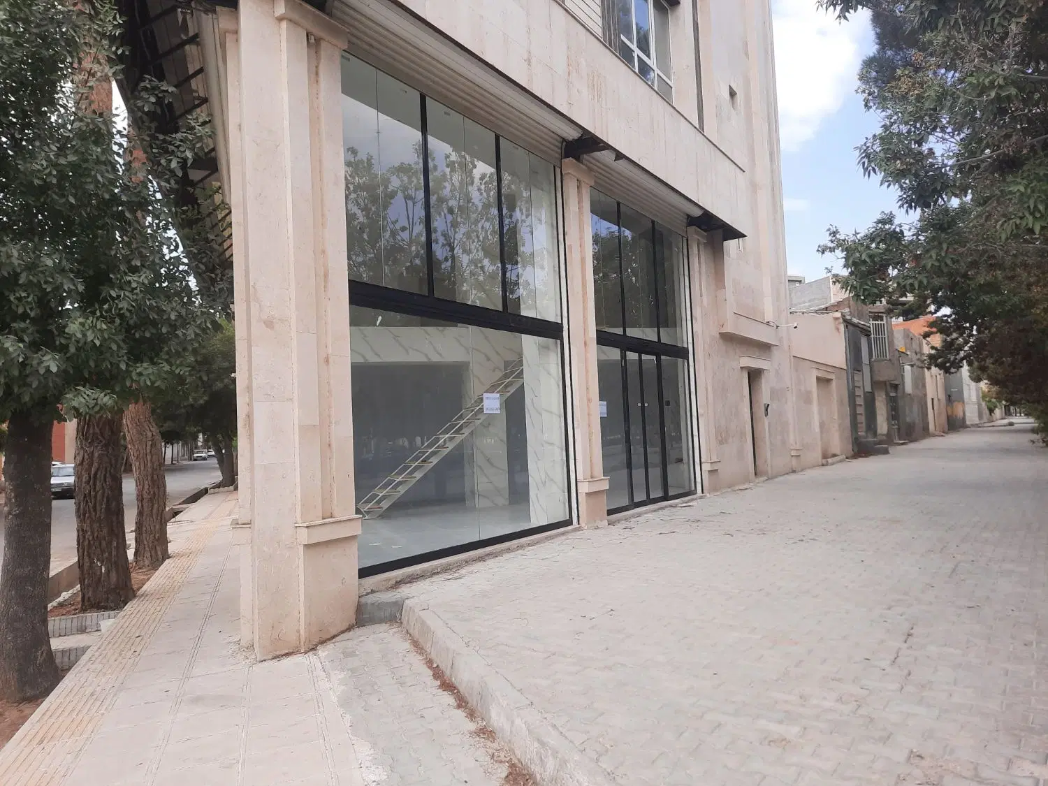 اجاره مغازه انتهای لیاقت ۳۲ متری میدان cng