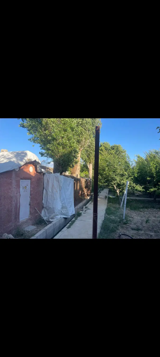 باغ ۱۳۵۰ متری، قجرآباد