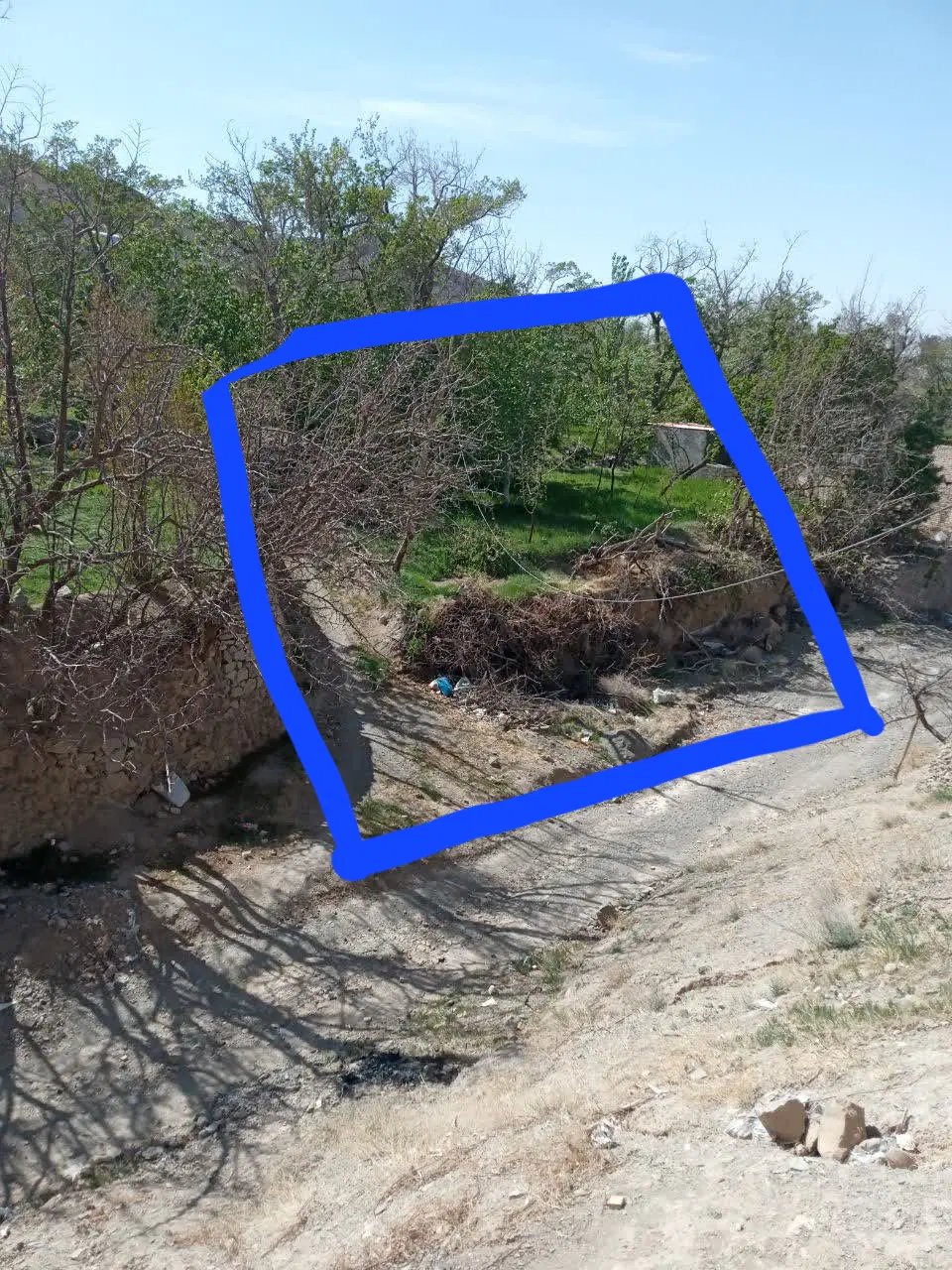 زمین فروشی