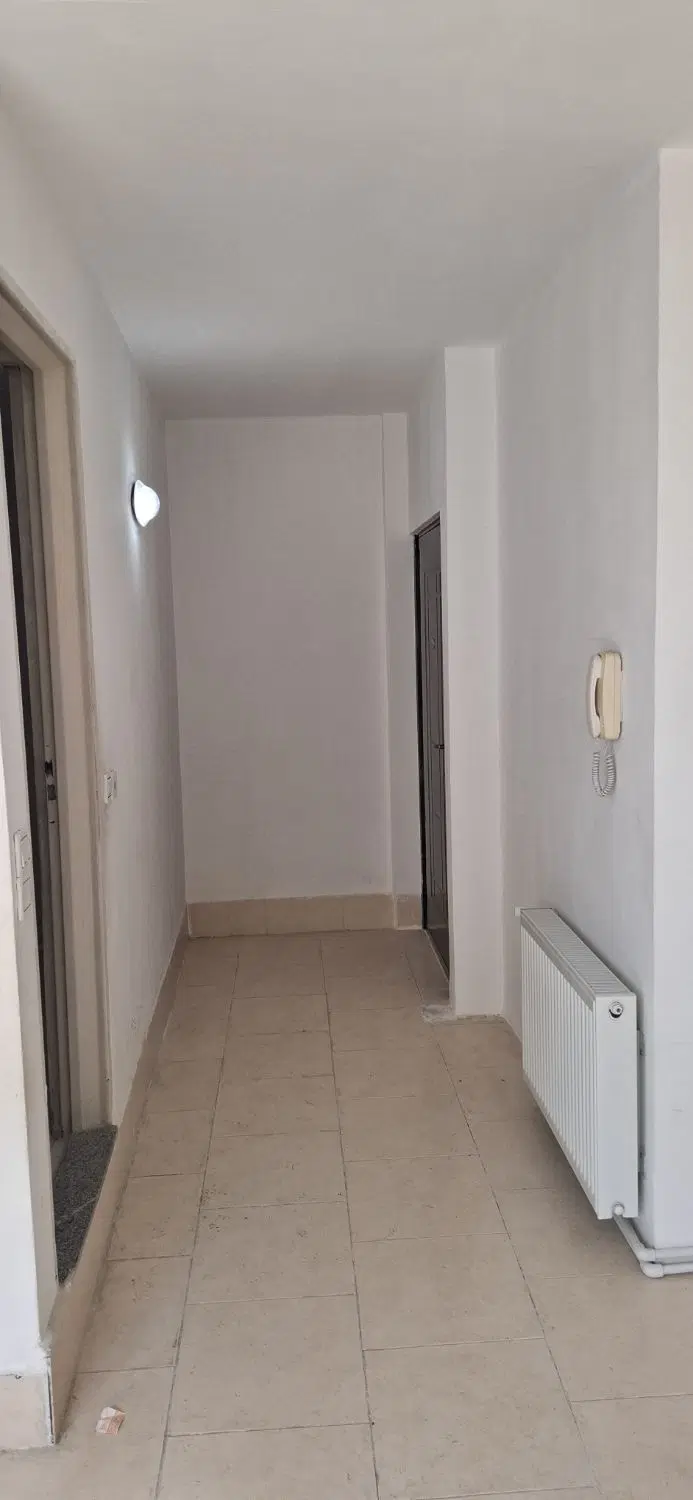 75متر شهرک ابریشم پارسه1 واحدبزرگ باپارکینگ انباری