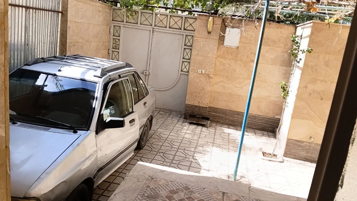 طبقه همکف شهرک بسیج خ ایمان