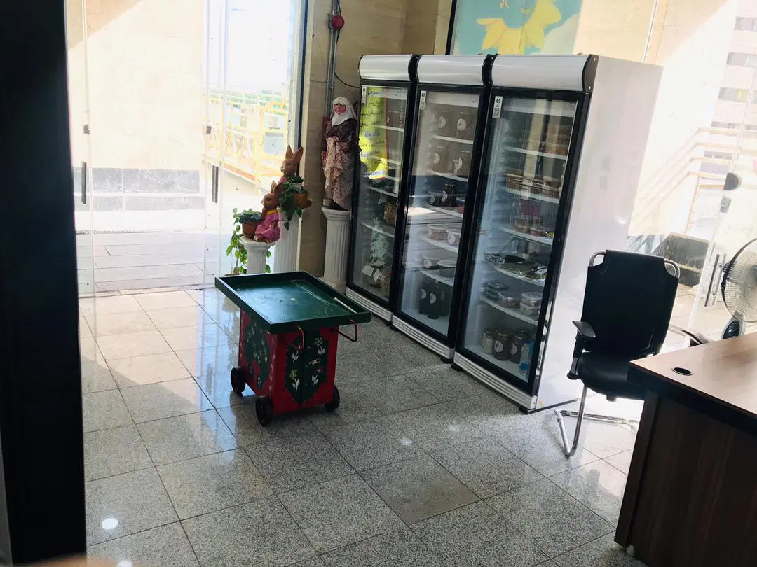 مفازه ۲۶متری دونبش با پارکینگ و انباری شهرک چیتگر
