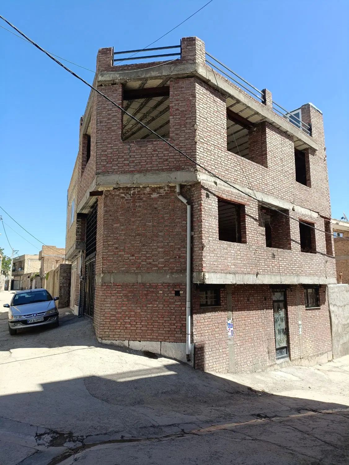 منزل مسکونی دو واحده دونبش