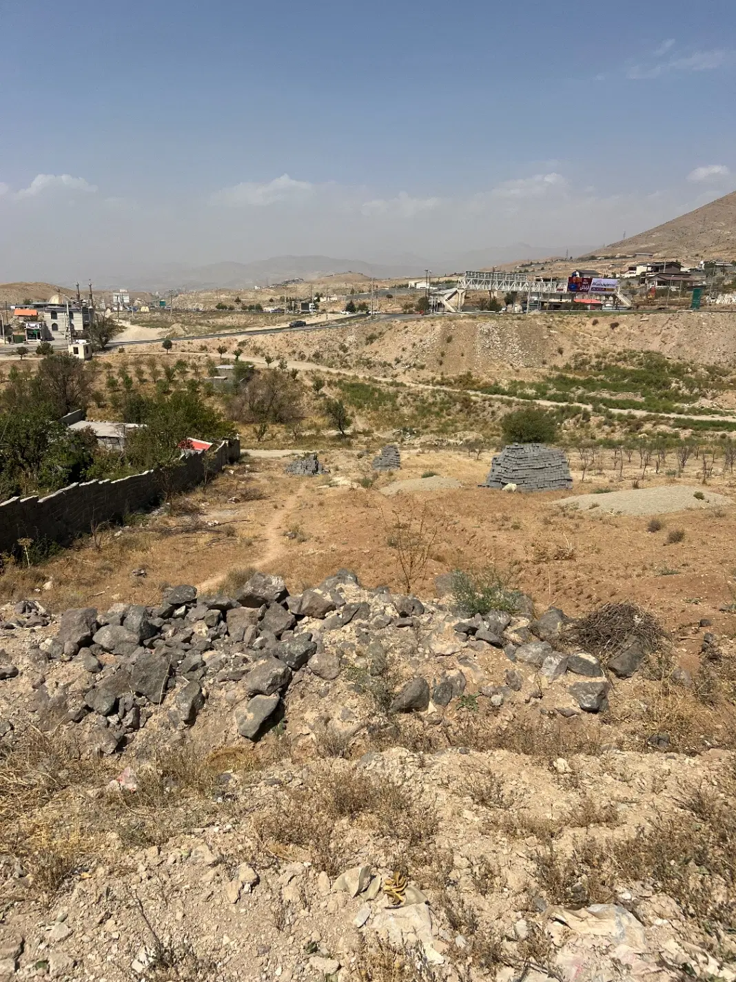 زمین فروشی