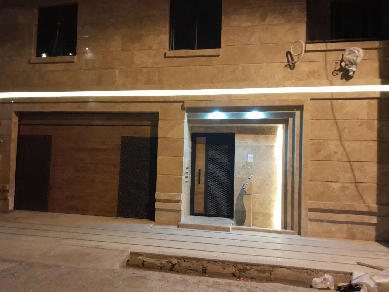 فروش خانه 248 متری واقع در خیابان بعثت