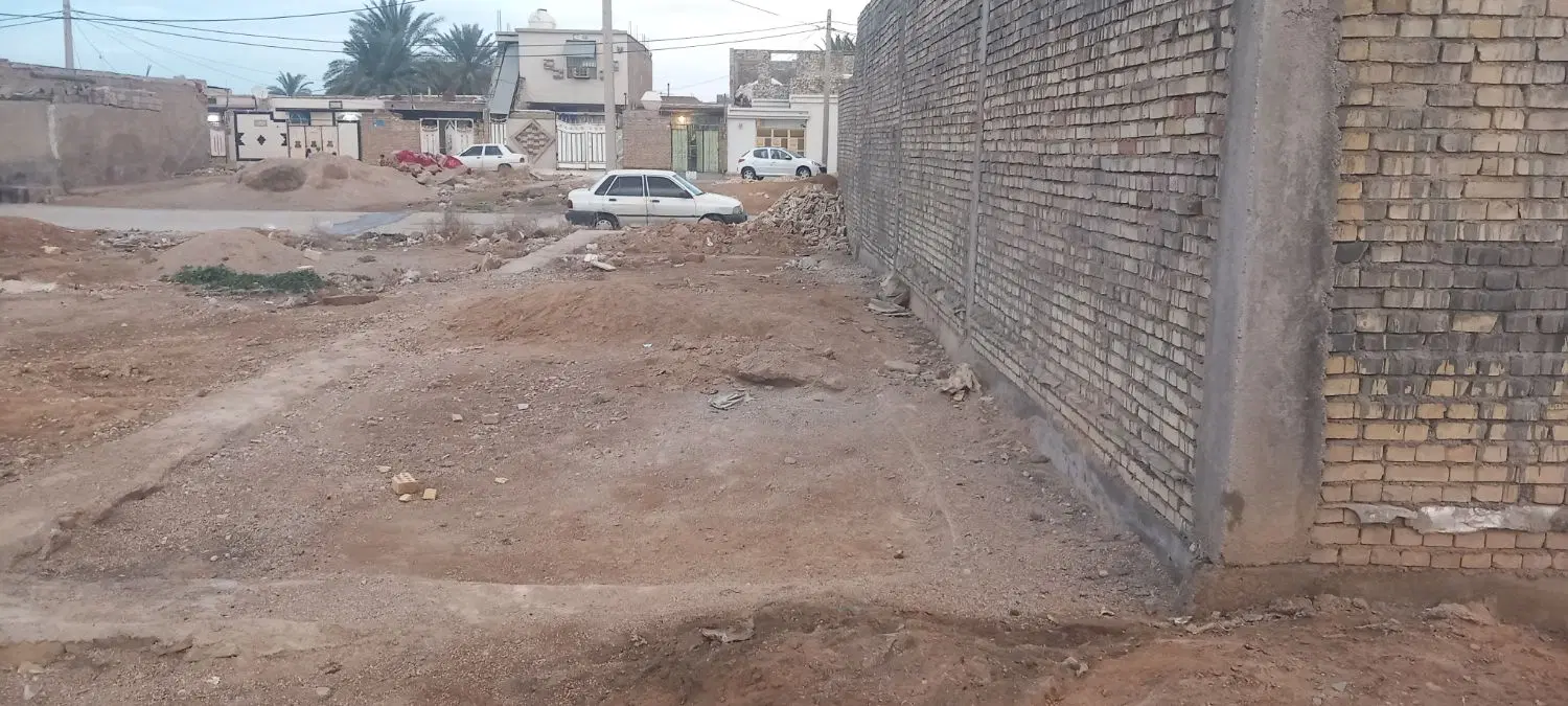یک قطعه زمین ۱۰۰ متری بفروش می رسد