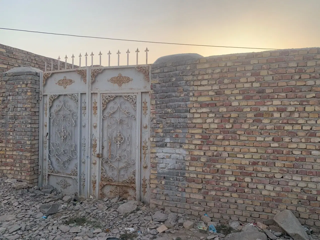 خونه نیمه کاره