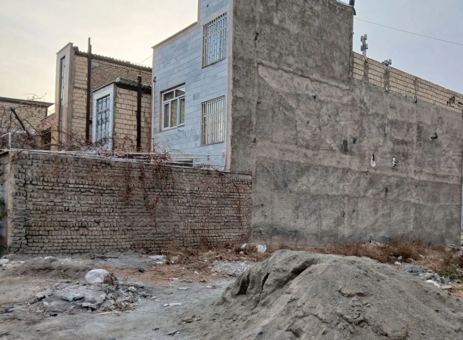 زمین 123متری چسپ ساخت