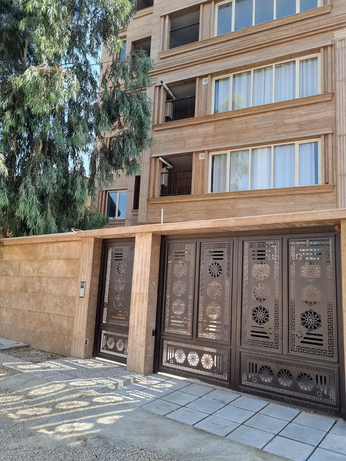 فروش آپارتمان تک واحدی سه خواب مستر واقعی