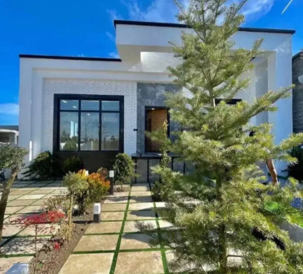 مدرن باغی ۲۲۰ متری با تمام مدارک در نعمت اباد