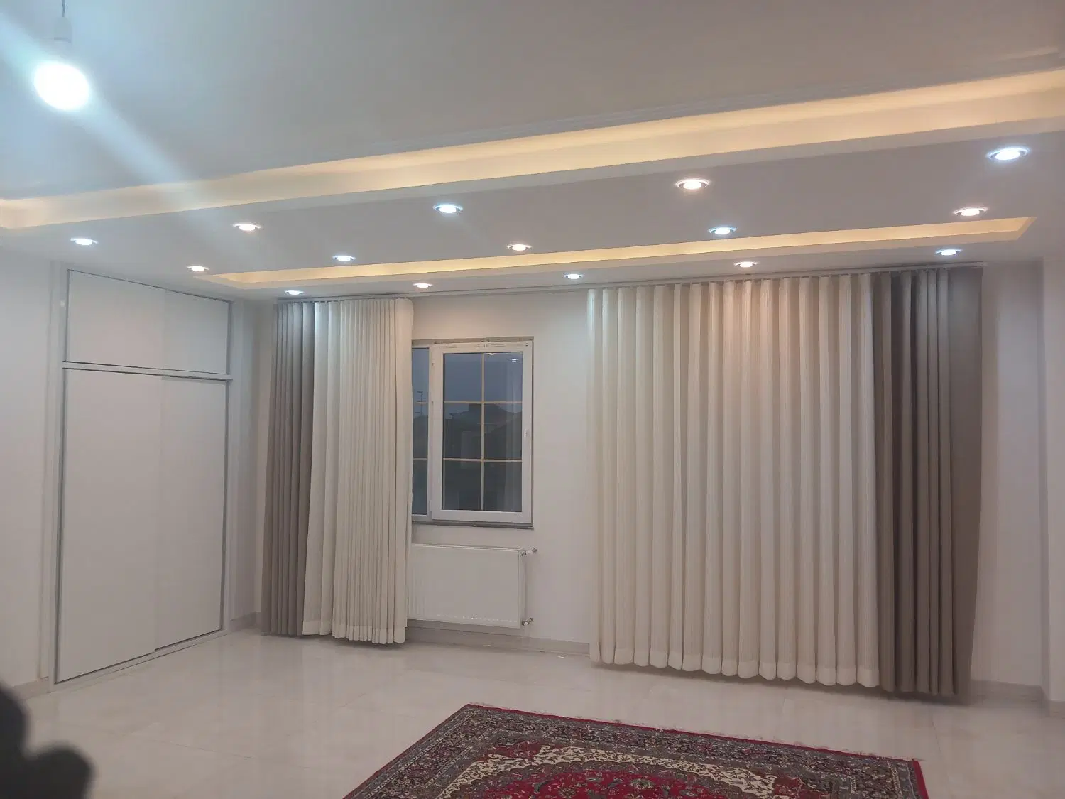 آپارتمان ۱۰۵ متر ی۲ خوابه نوع ساز فول امکانات