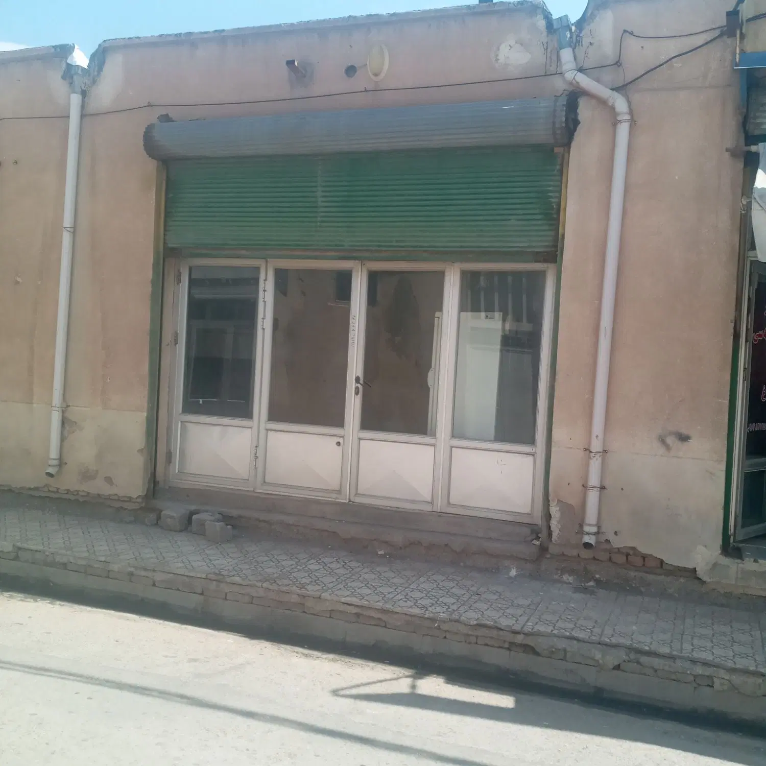 یک باب مغازه ۳۳متر مربع