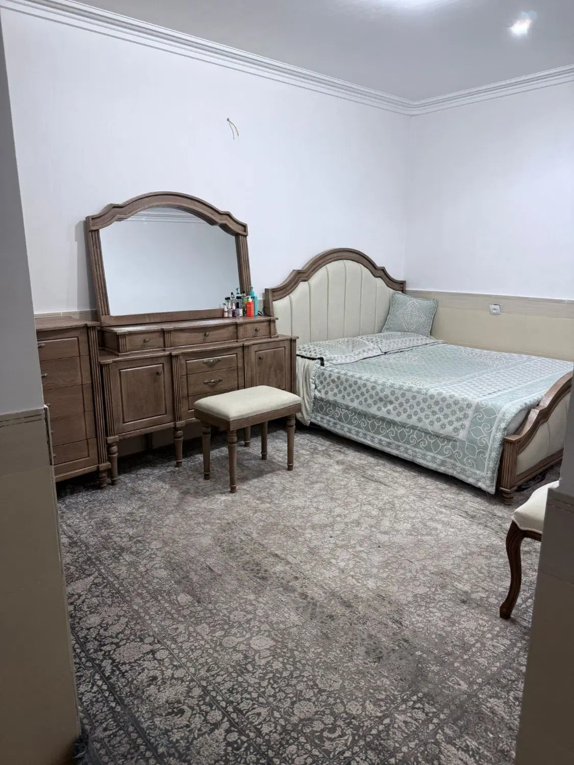 واحد۸۵ متری یک خواب تمیز ونوساز