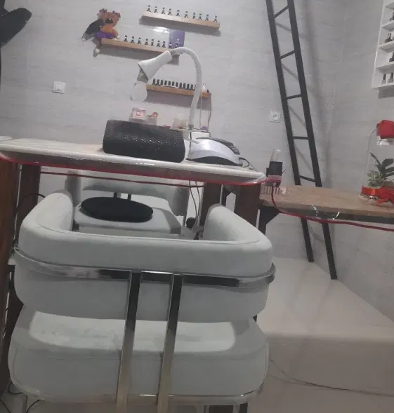 اجاره میز ناخن ، مژه صندلی میکاپ و کوتاهی و...