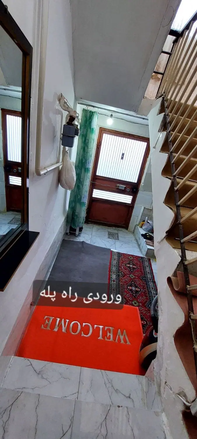 حیاط دوطبقه باغ معروف