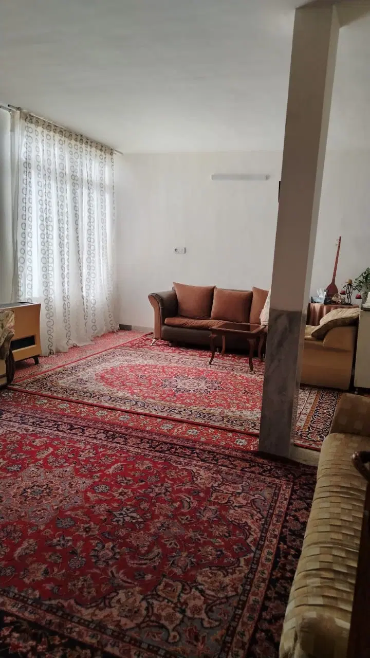 آپارتمان سه طبقه