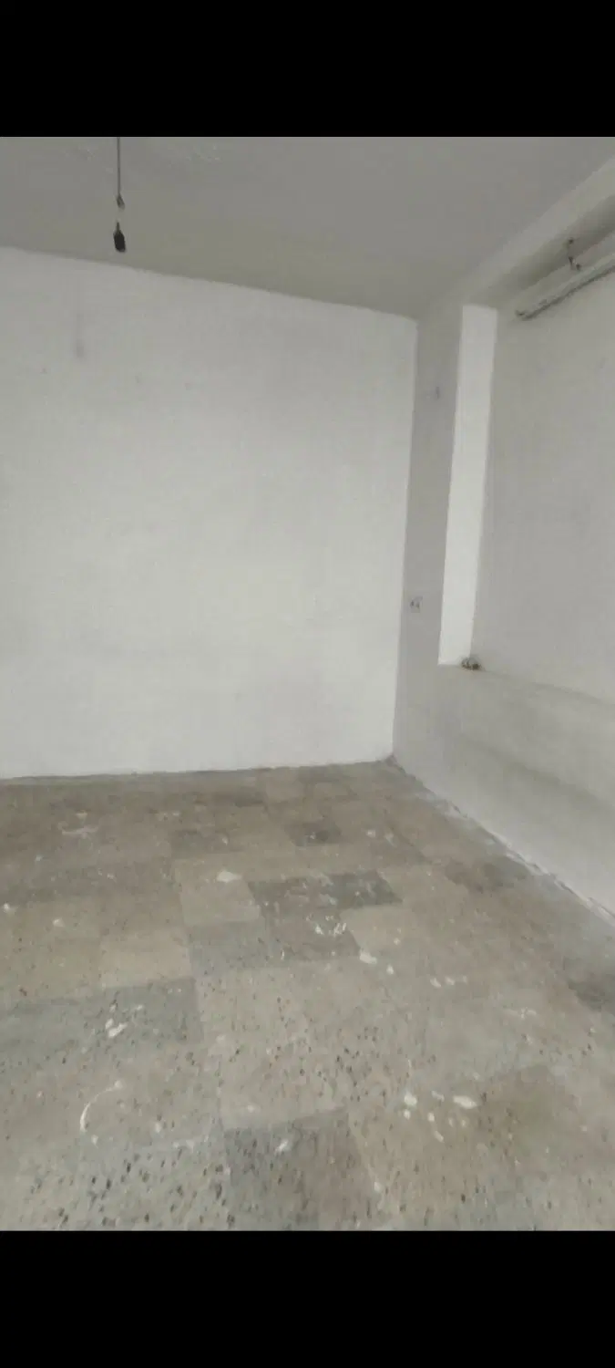 همکف خیابان سی متری پژوهنده