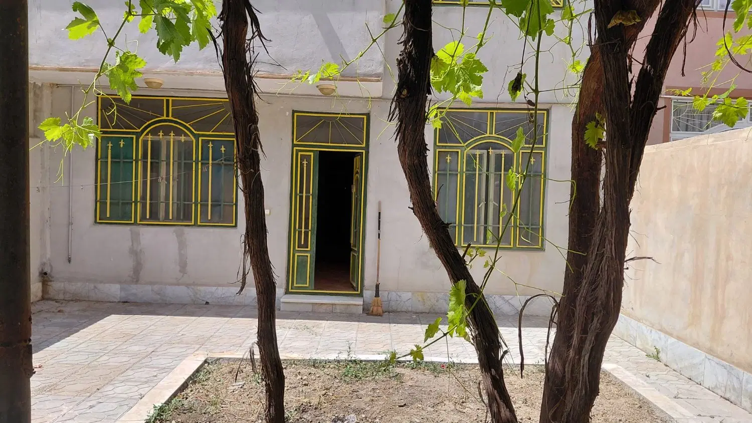 خانه طبقه همکف راه جدا