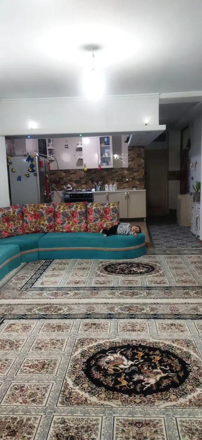 واحد۷۵متری طبقه اول بهر خیابان چمران