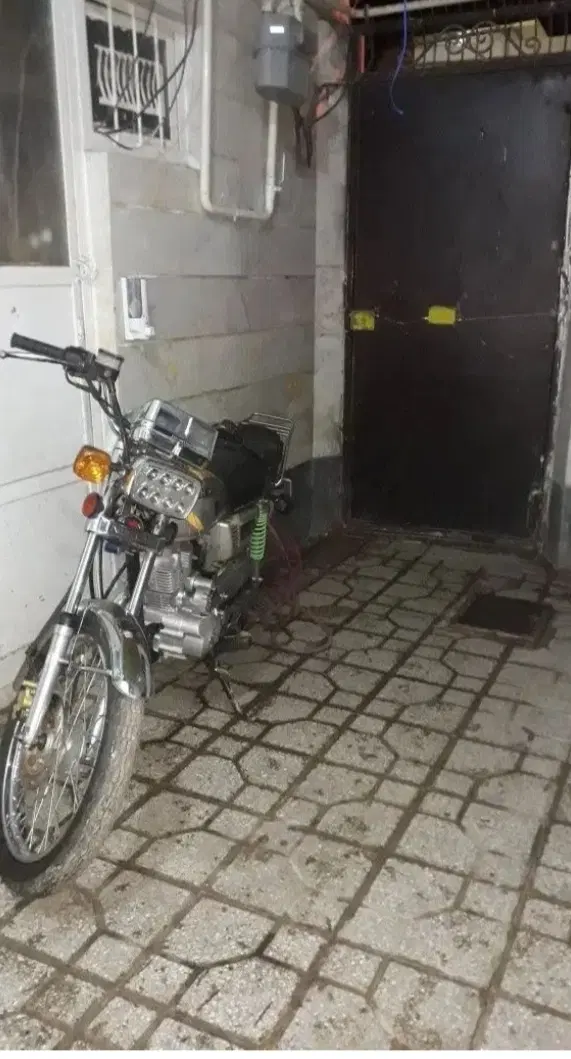 خانه دوطبقه تمام اسکلت