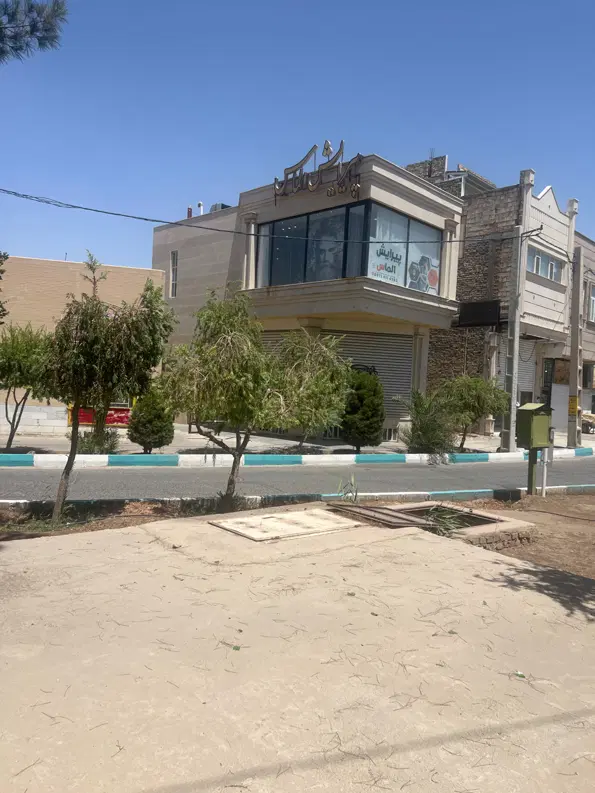 مغازه سه نبش بلوار آزادشهر