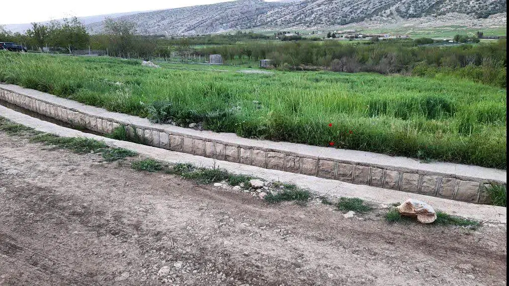 زمین سراب ایوان