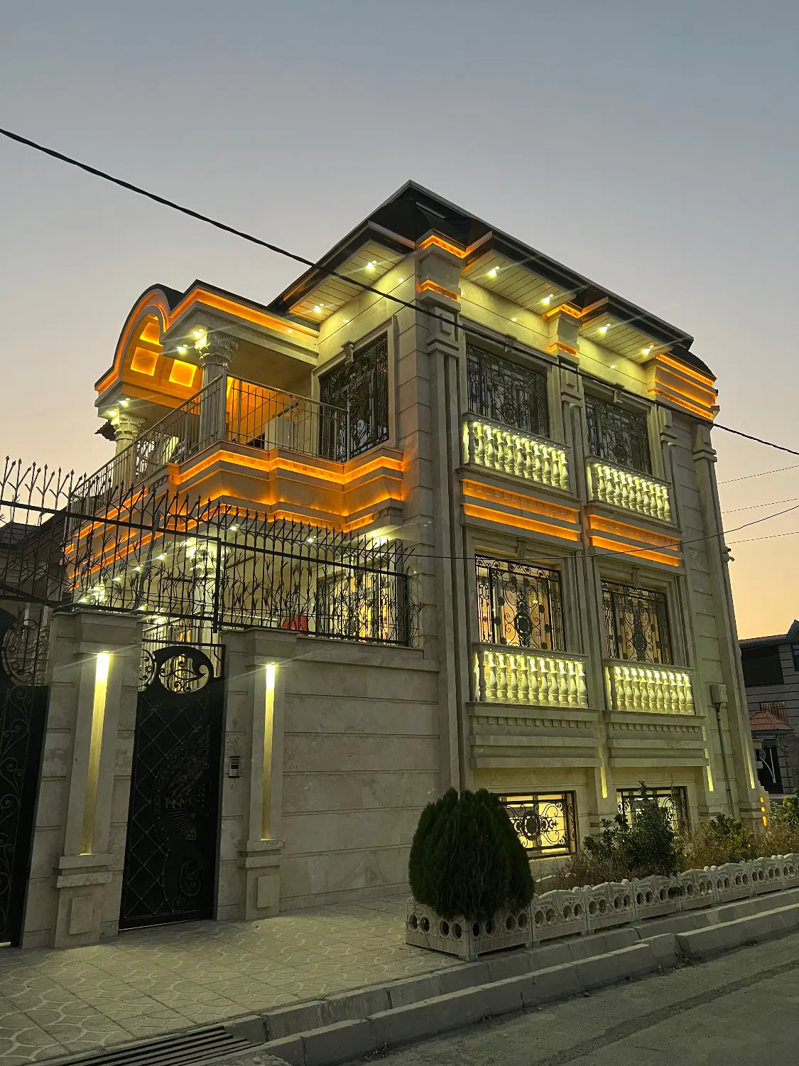 عمارت دوبلکس اندیشه فاز۴