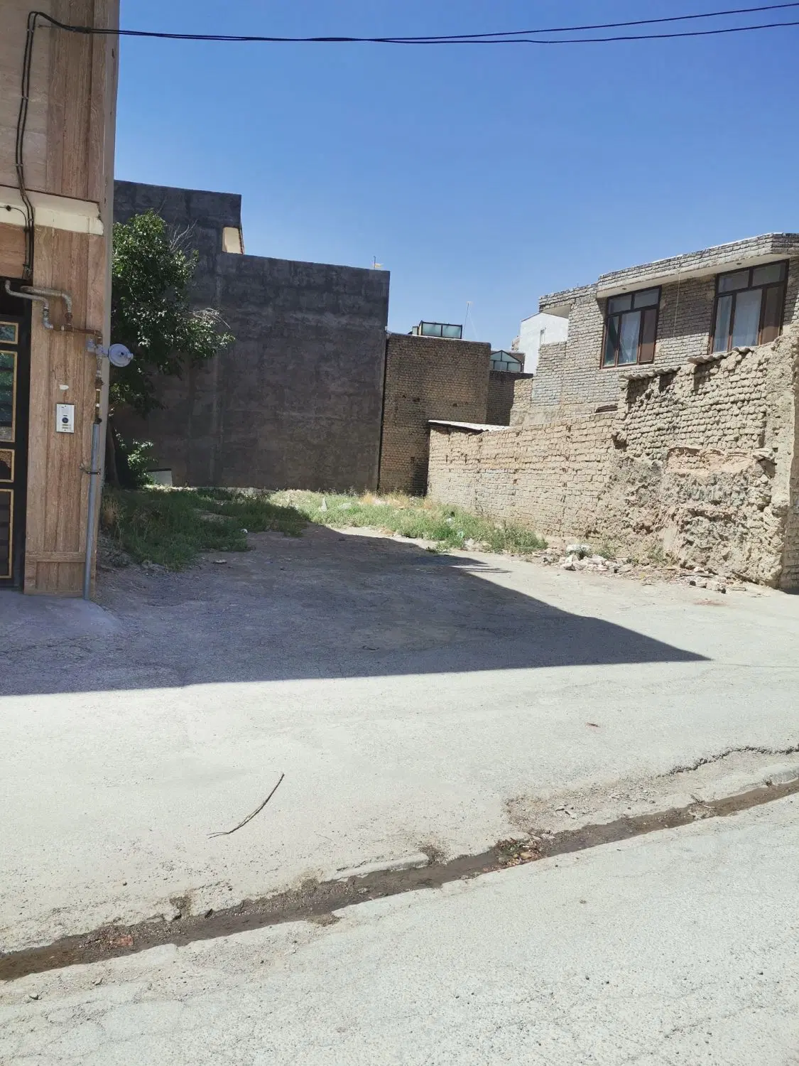 یک قطعه زمین آماده ساخت