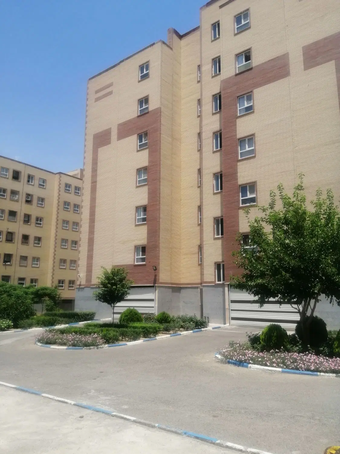 دو نفر هستیم