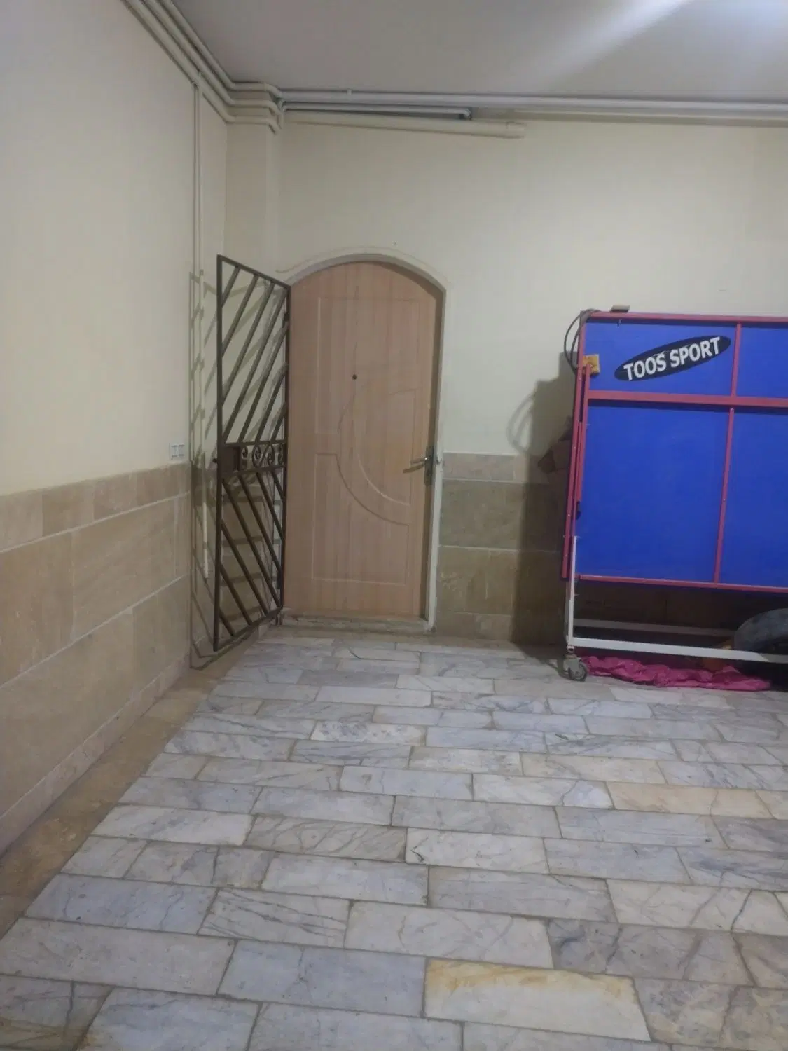 واگذاری برای اجاره طبقه همکف در خ فلسطین به زوج