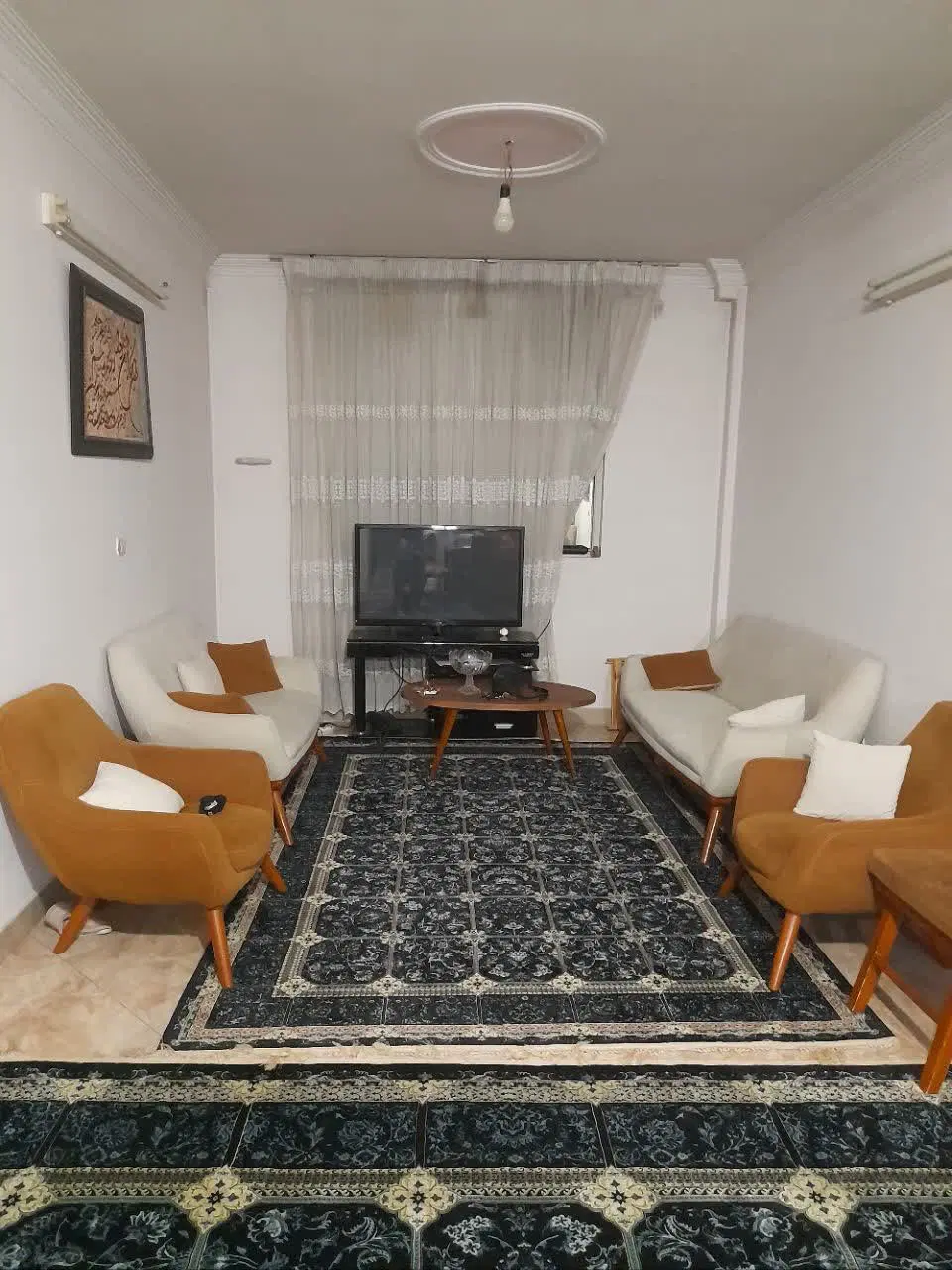 آپارتمان با پارکینگ و انباری