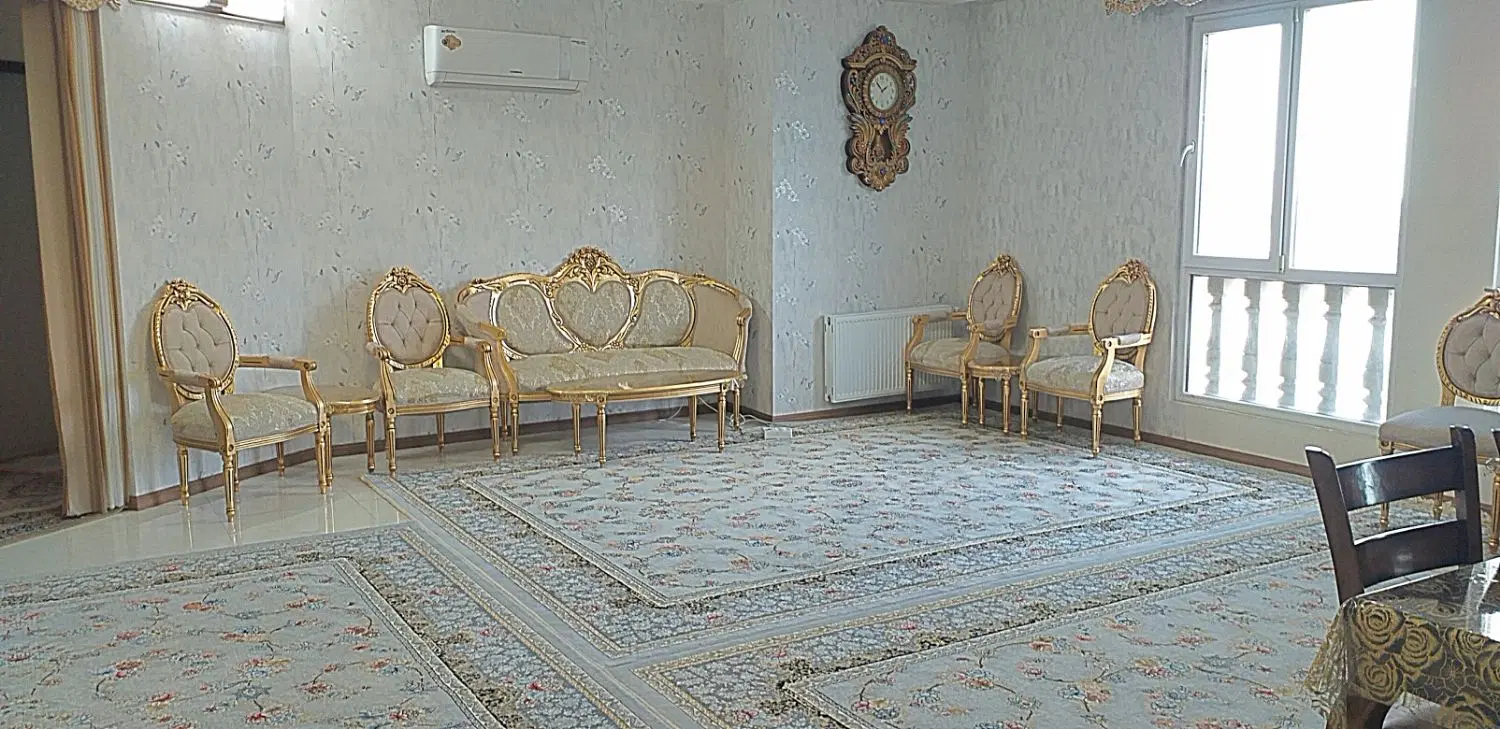 ۱۱۷مترزیباشهرسرنبش حاشیه وابتدای آموزگارخوش‌ویو