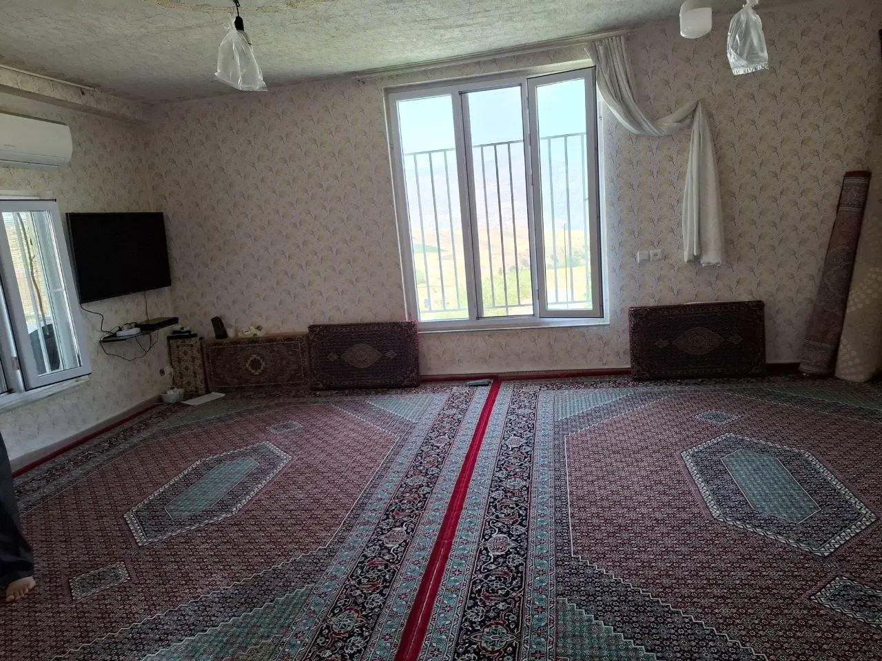 فروش زمین باغی کنار جادە اصلی روستای کاشتر
