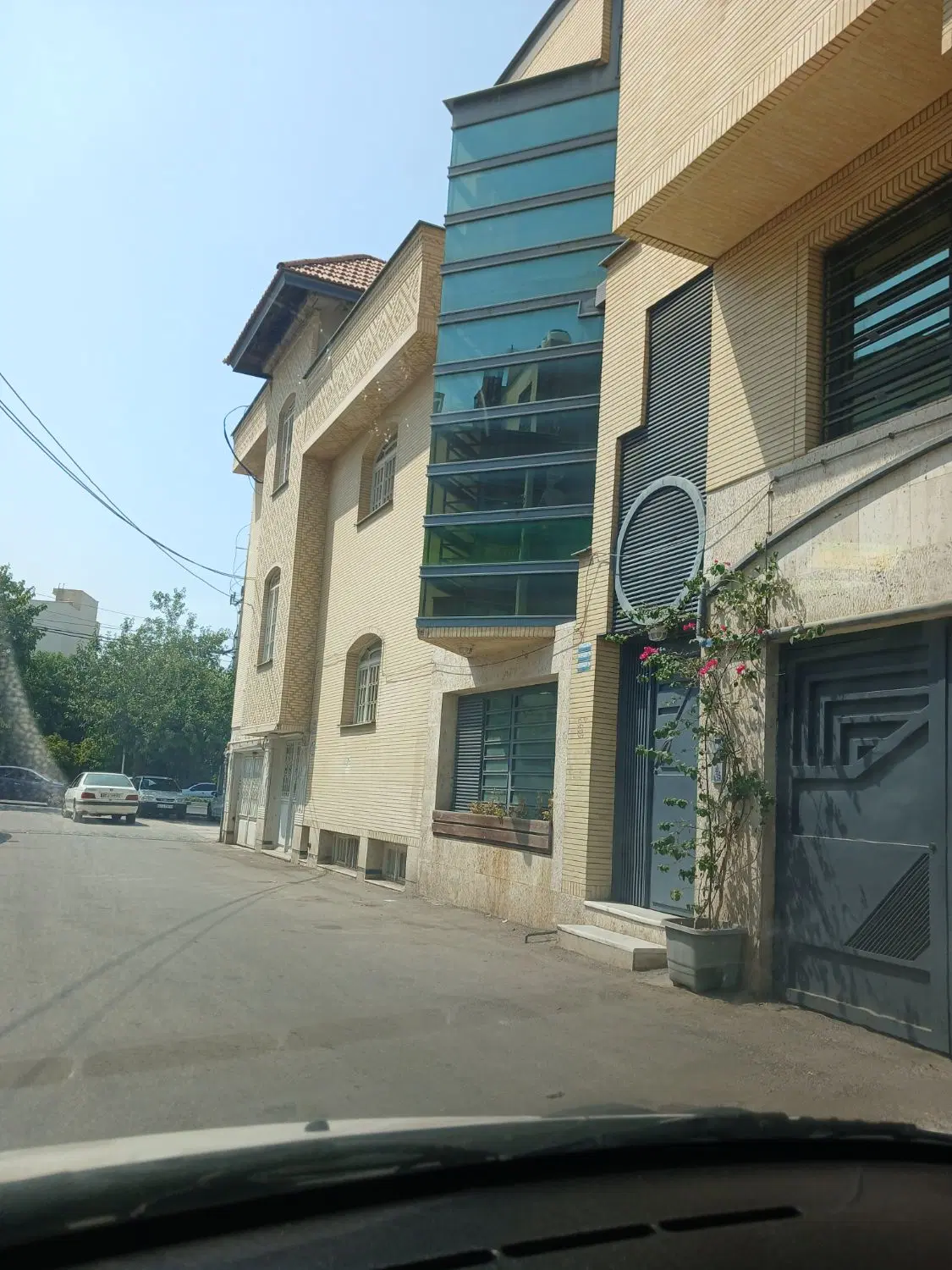 فروش یا معاوظه خونه ویلایی  تجاری بر چهاراه پاییز