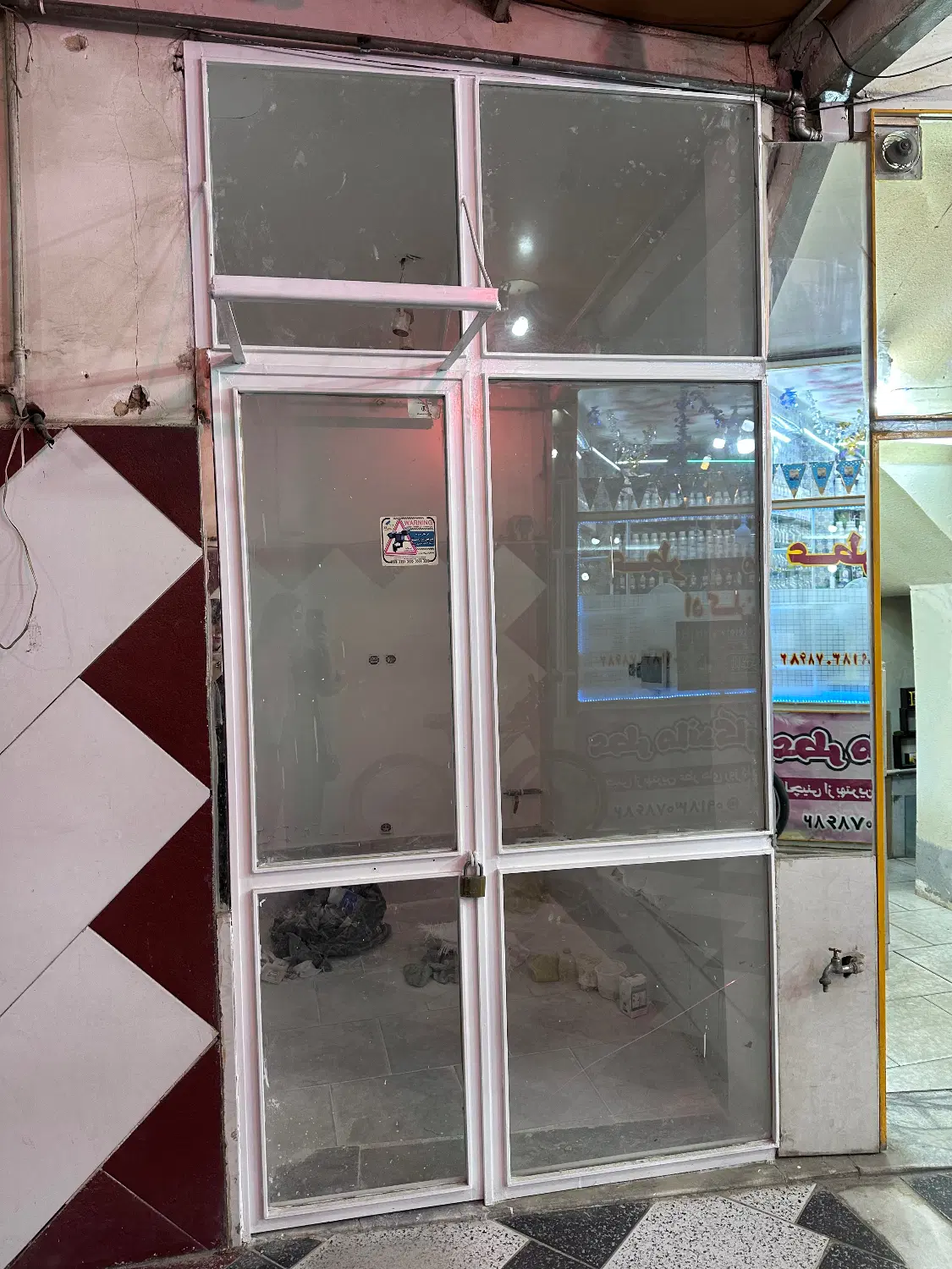یک باب مغازه سرقفلی
