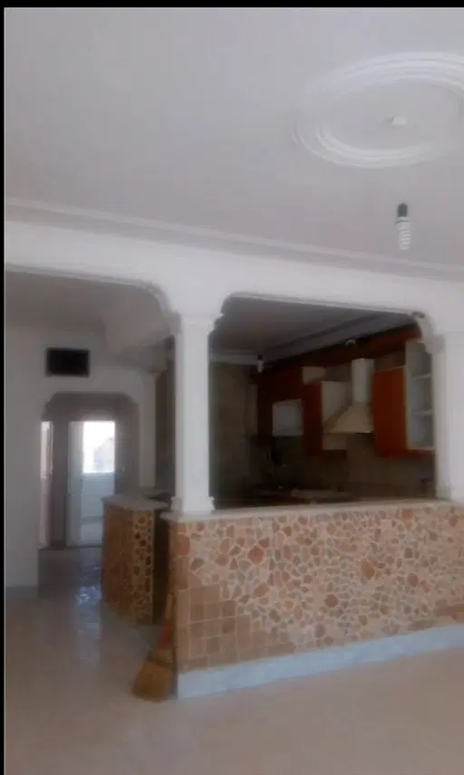 اجاره واحد مستقل ۹۰ متر  خیابان رازی