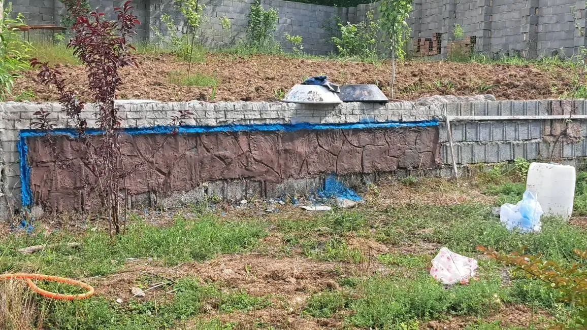 ملک با بنای قدیمی