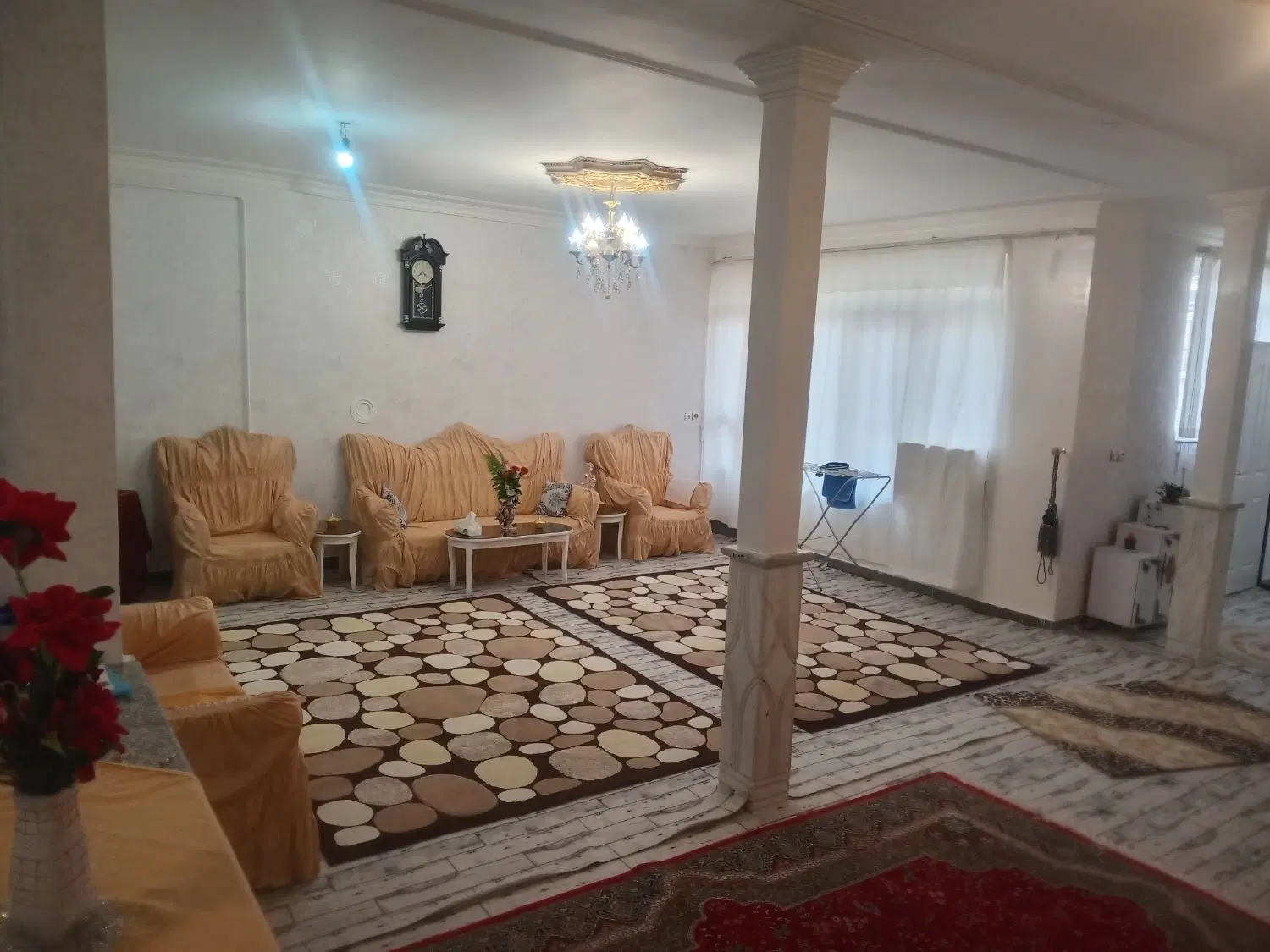 اپارتمان ۱۰۰ متری در حجتی